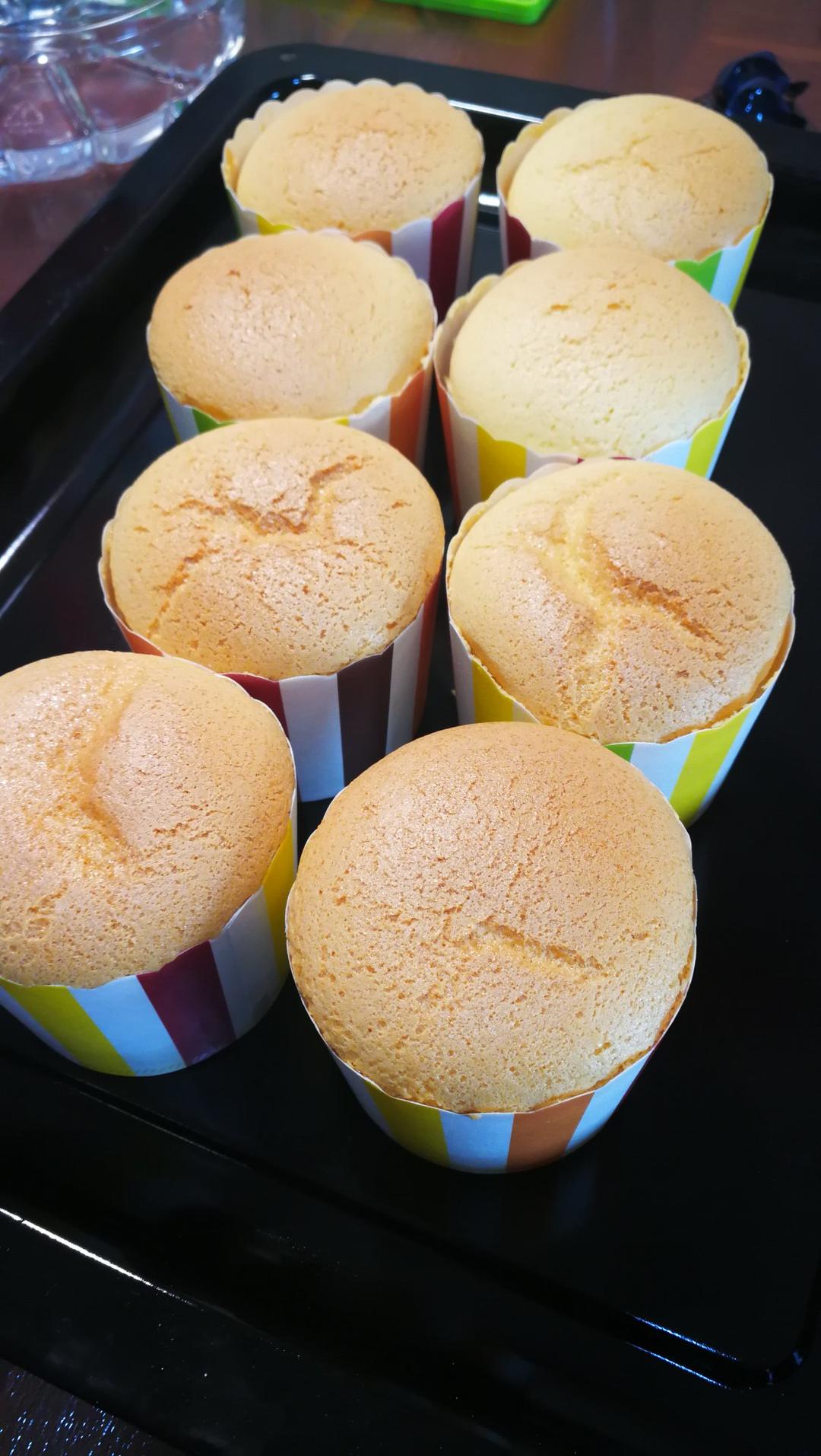 炼乳纸杯蛋糕
