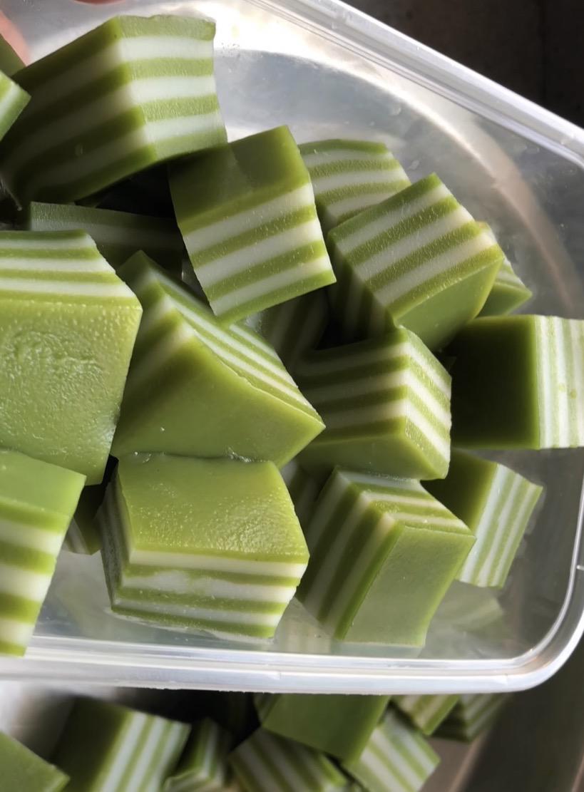 斑斓椰汁千层糕（马蹄粉、木薯淀粉版）