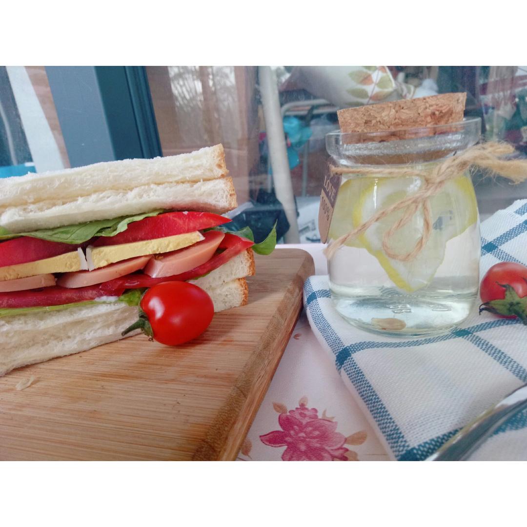 火腿芝士蛋三文治