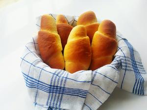 老式油酥牛角面包的做法 步骤5