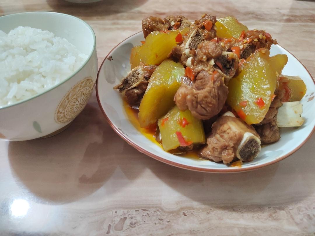 莴笋烧排骨