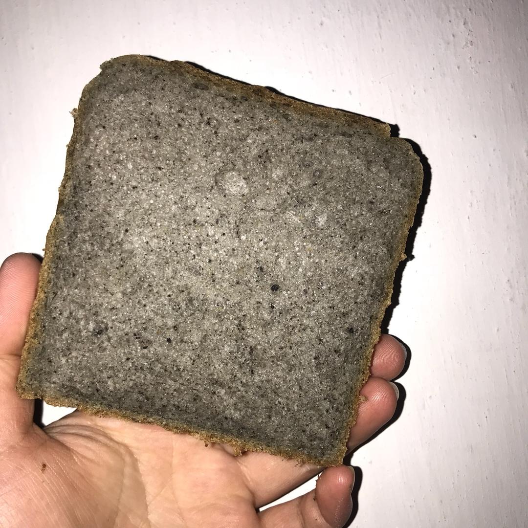 黑芝麻核桃吐司