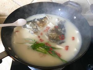 鱼头豆腐汤的做法 步骤25