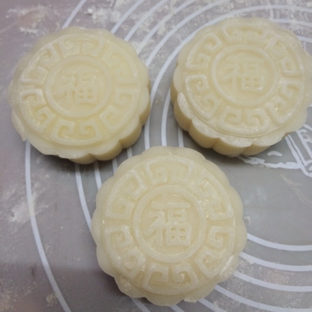 芒果芝士冰皮月饼