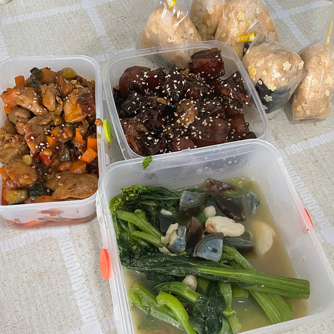 快给你心爱的人们做/送饭吧！