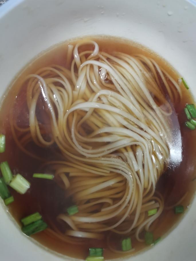 [有手就会]葱香面的做法