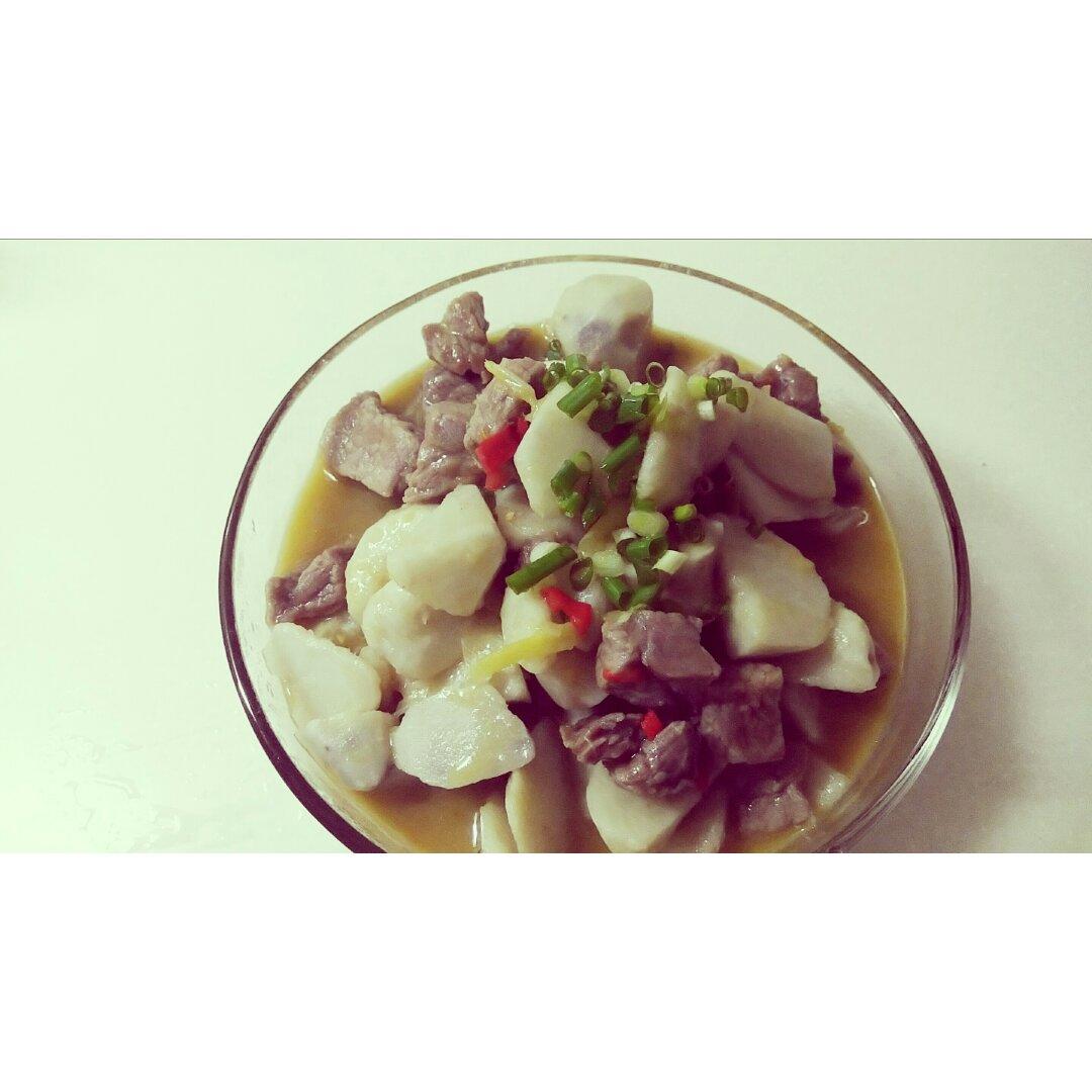 牛肉焖芋头