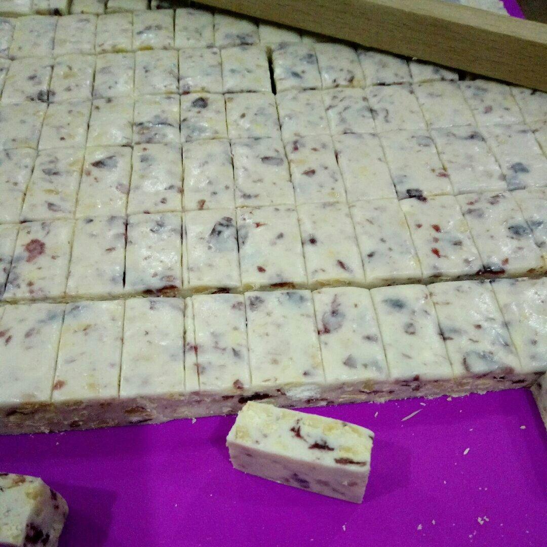 蔓越莓花生牛轧糖（刚好一盘28cm三能土豪金）