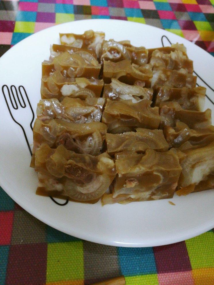 葡萄妈妈-手作甜品做的堂妈教你做年夜饭必吃———猪蹄冻