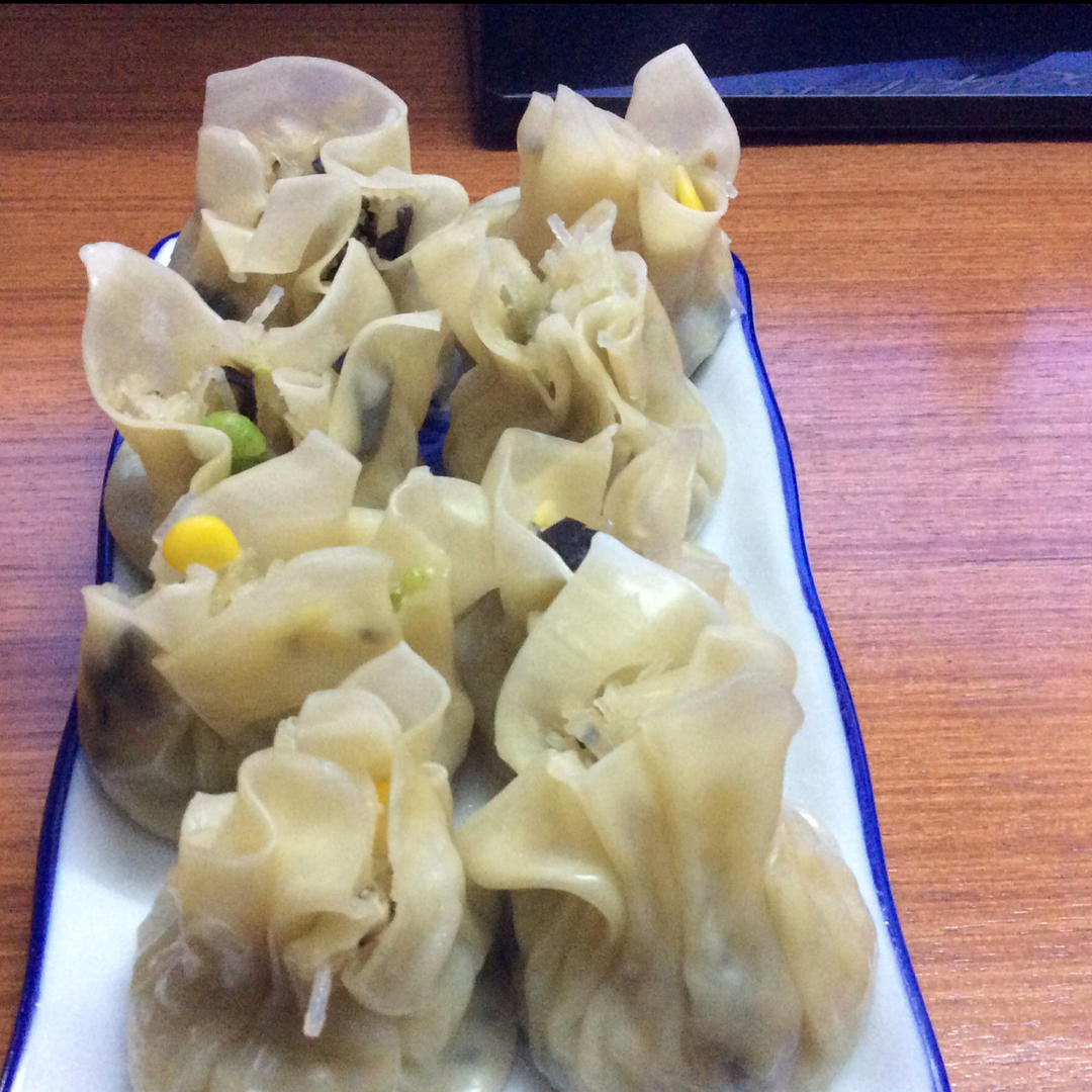 穿了马甲的饺子，露馅也香香哒～简易锅贴·圆满素食