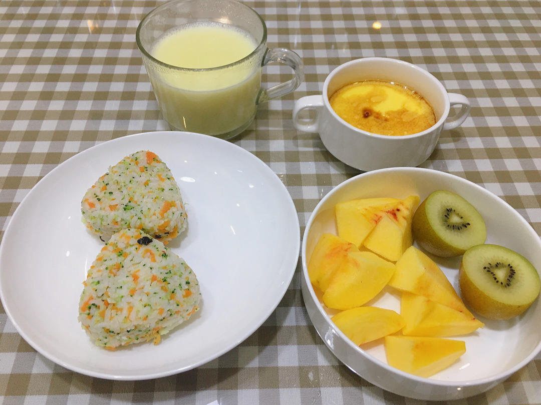 多嘉宝周周做的初中生的早餐