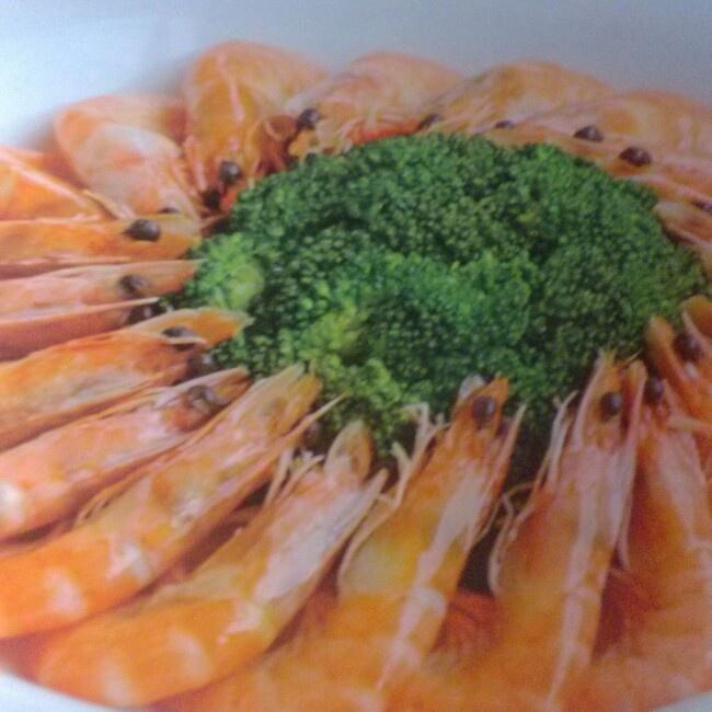 西兰花烩鲜虾的做法