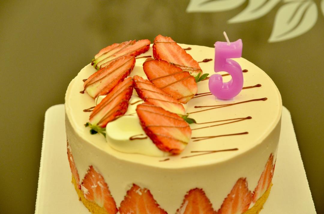 巧克力草莓慕斯蛋糕