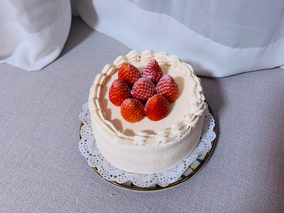 草莓奶油蛋糕/基础戚风胚，徒手脱模剖片及抹面挤花/「戚风及其衍生」烘焙视频蛋糕篇1