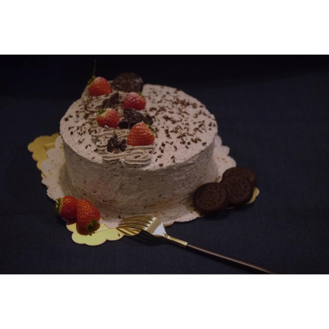 奥利奥咸奶油草莓蛋糕