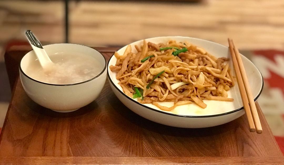杏鲍菇炒肉丝
