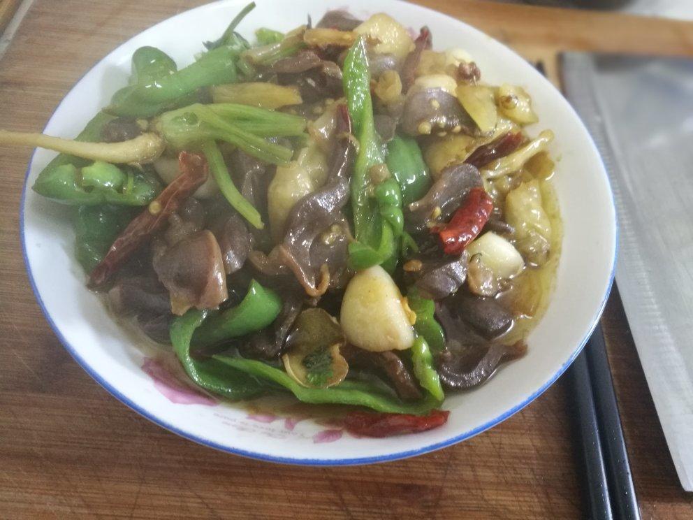 泡椒炒鸭胗