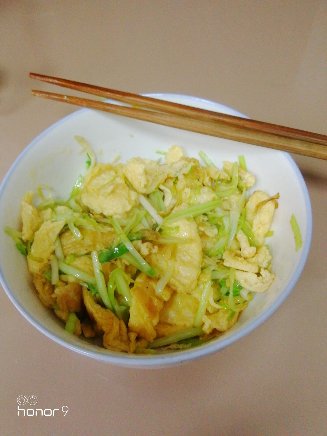 老丁的私房菜－韭黄炒鸡蛋