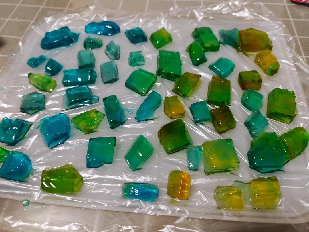 如何做出像宝石那样，清澈透明并且美到不像话的琥珀糖？