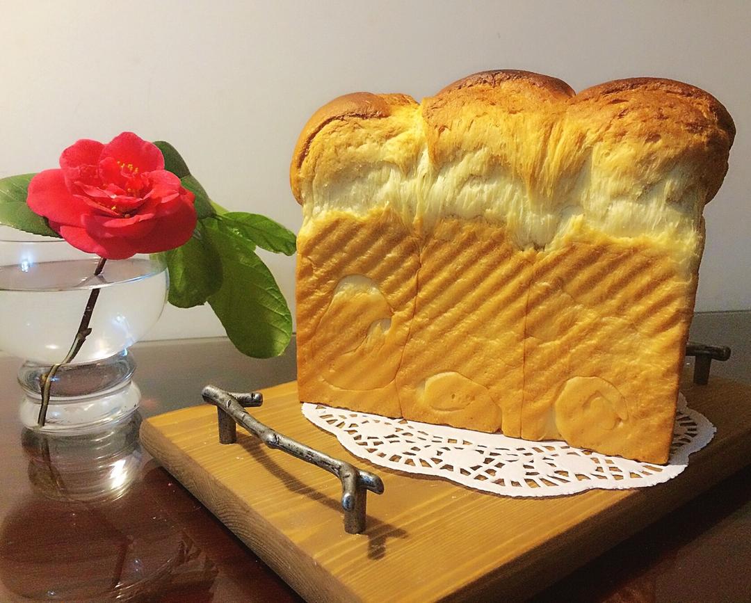 一次整形的超软胡萝卜奶酪吐司（波兰酵头）