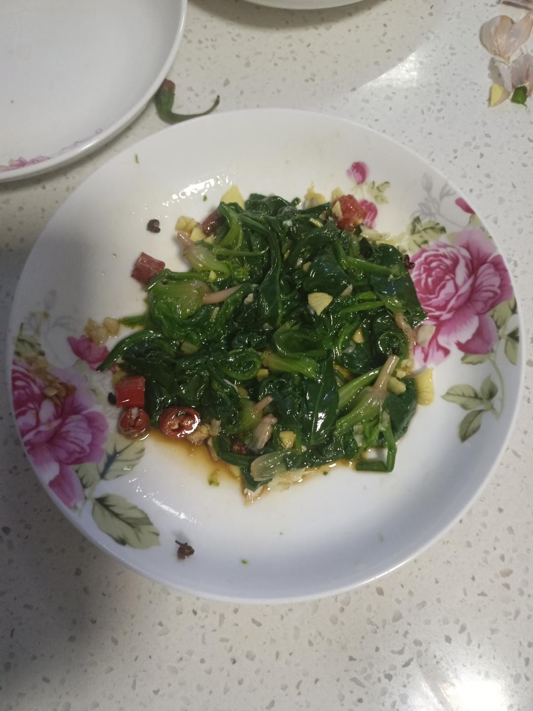凉拌菠菜(家传秘方)