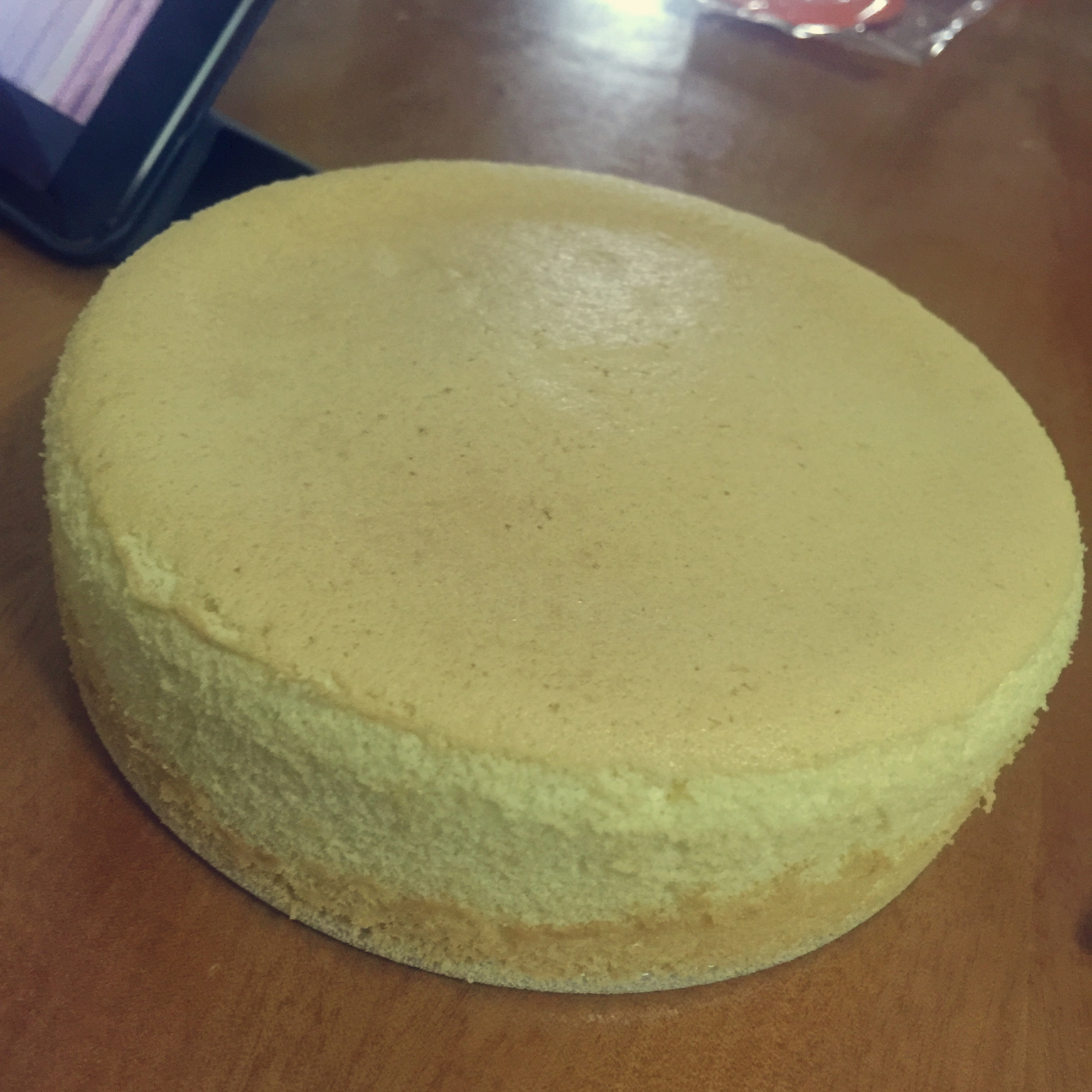 超简单完美戚风蛋糕（6寸2蛋）附打发、翻拌、脱模视频