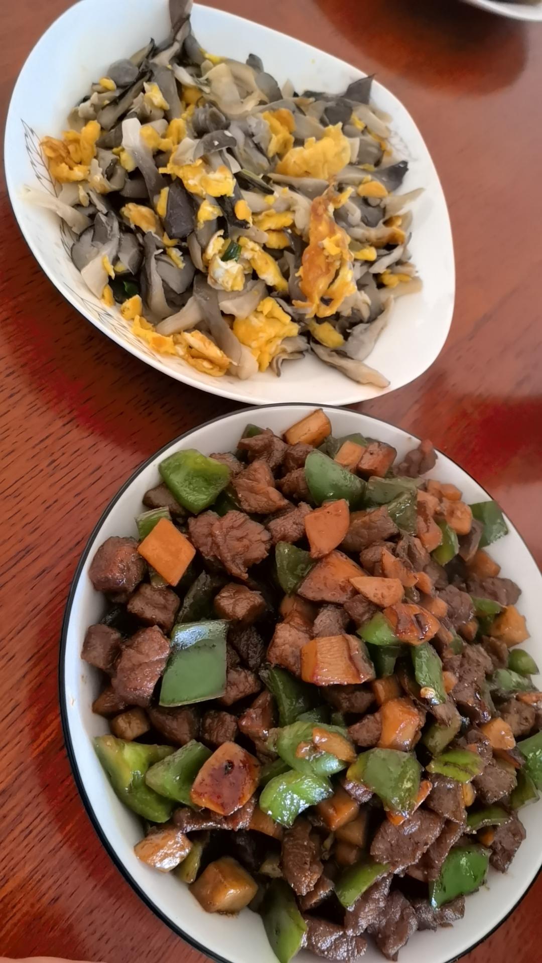 黑椒杏鲍菇牛肉粒