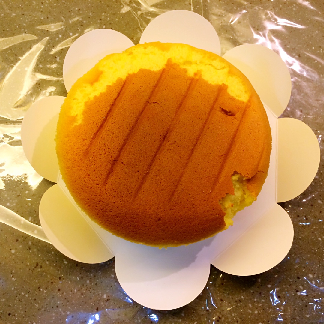 消耗淡奶油之作——淡奶油小蛋糕