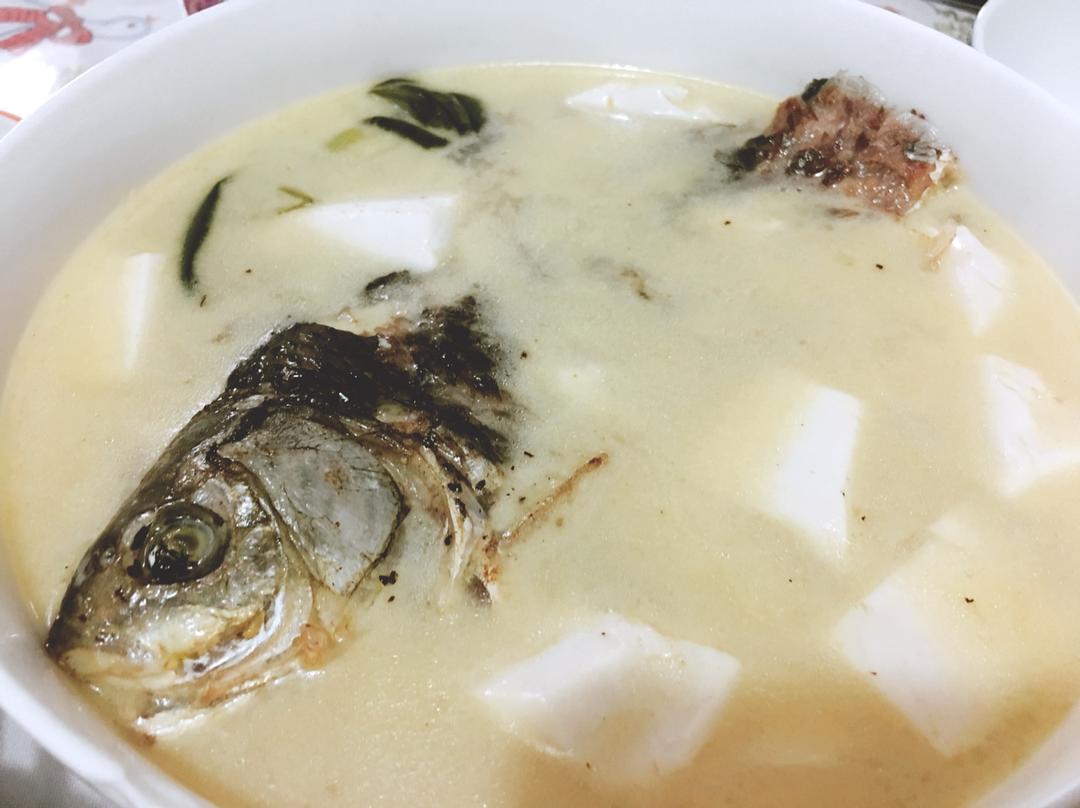 鲫鱼豆腐汤