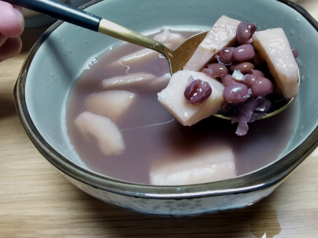 红豆芋头奶香甜汤