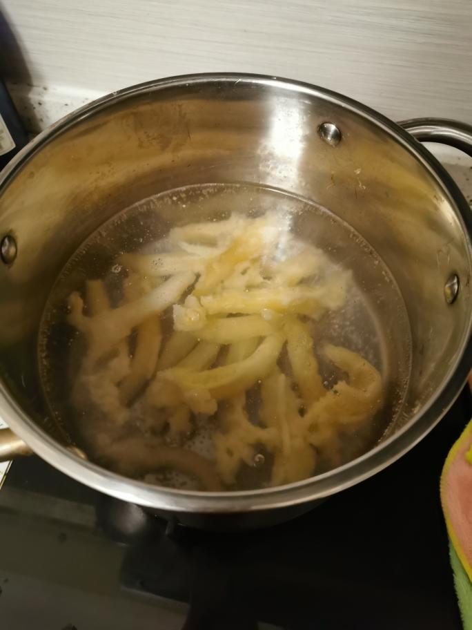 鱼翅花胶鸡肉煲的做法 步骤6