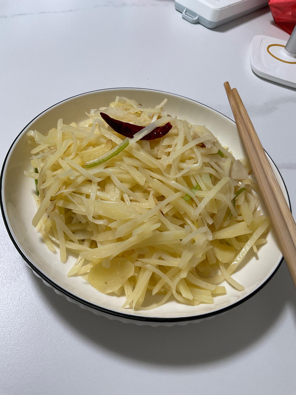 饭店脆脆的酸辣土豆丝家常做法