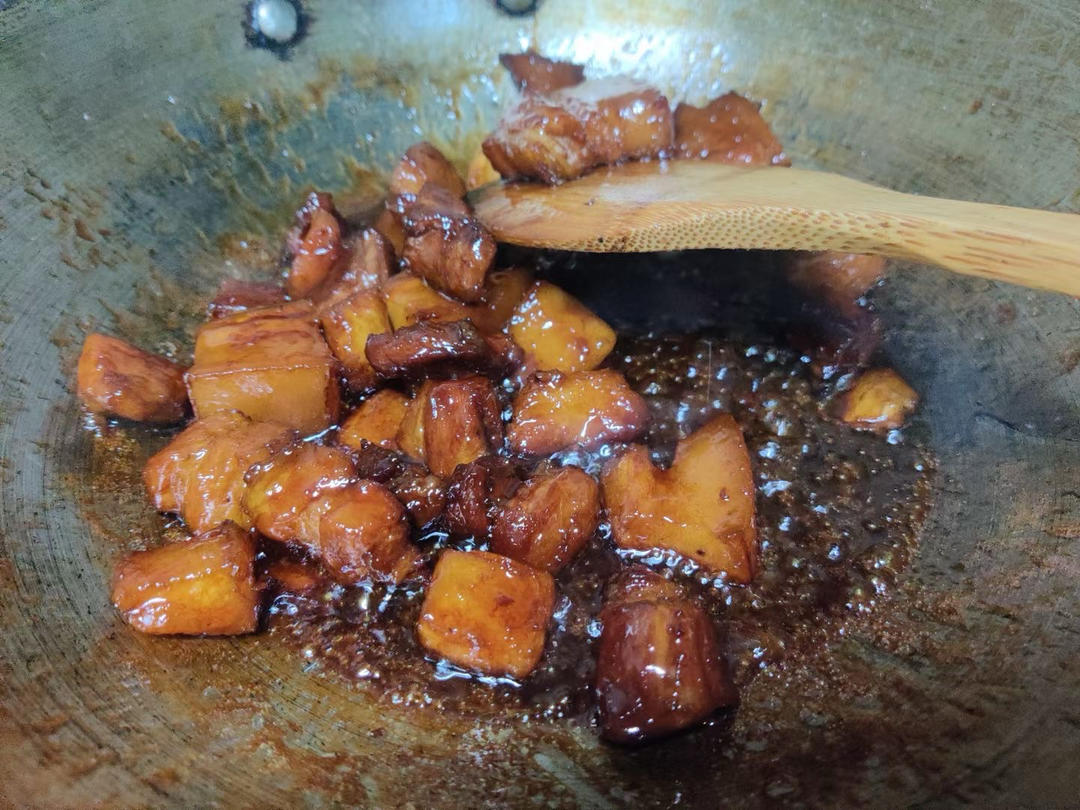 不加香料的板栗红烧肉的做法