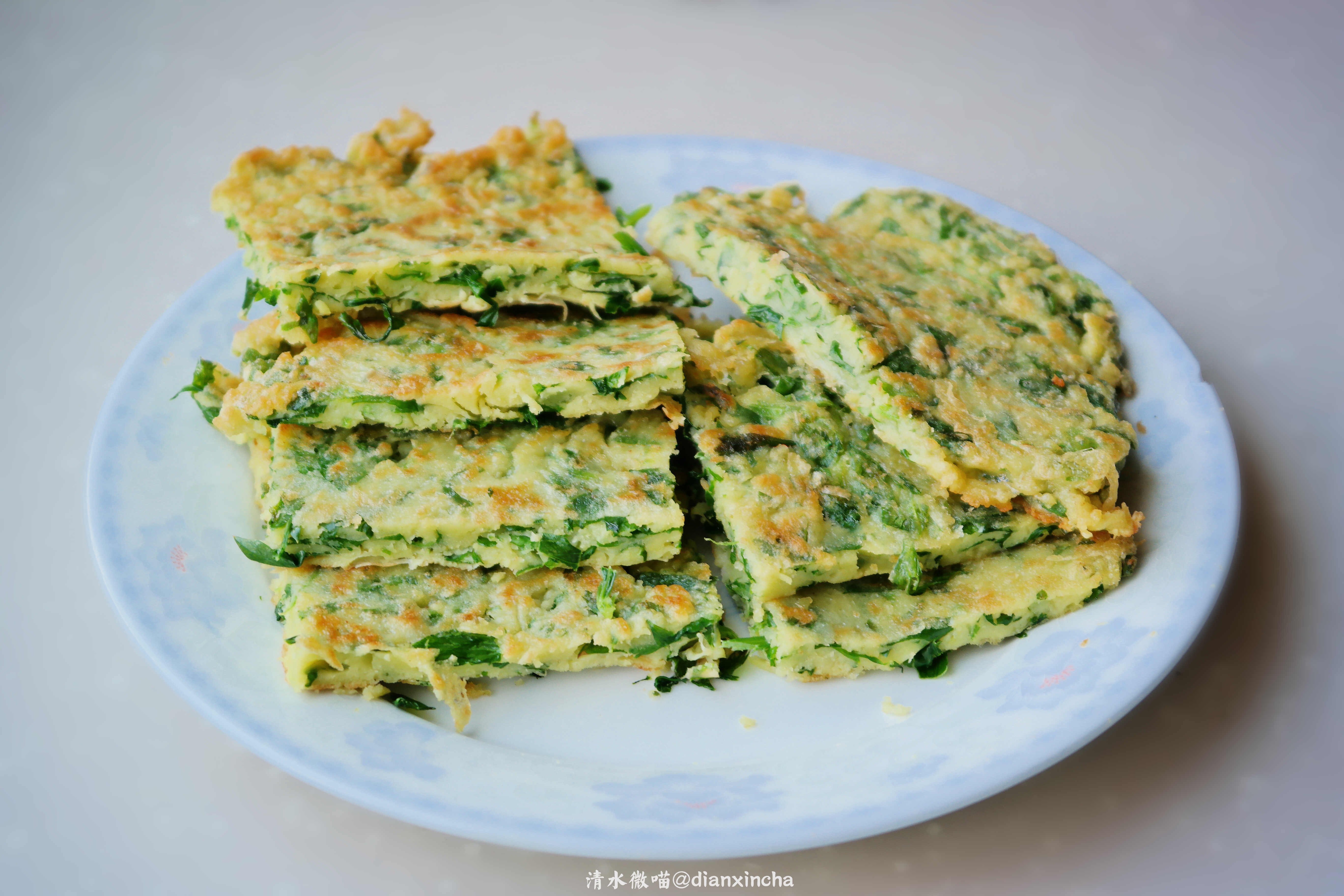 芹菜叶蛋饼