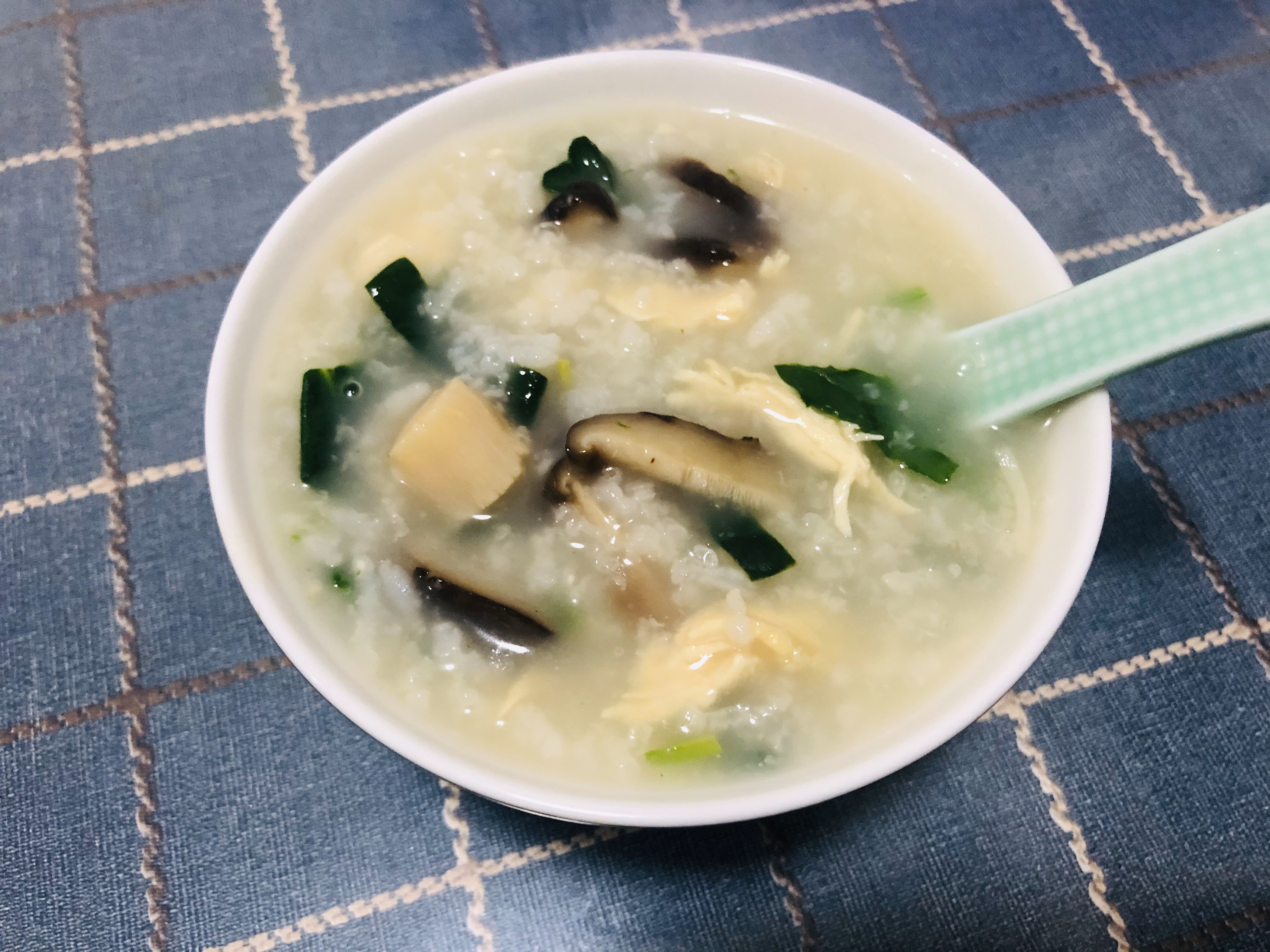 香菇鸡丝粥