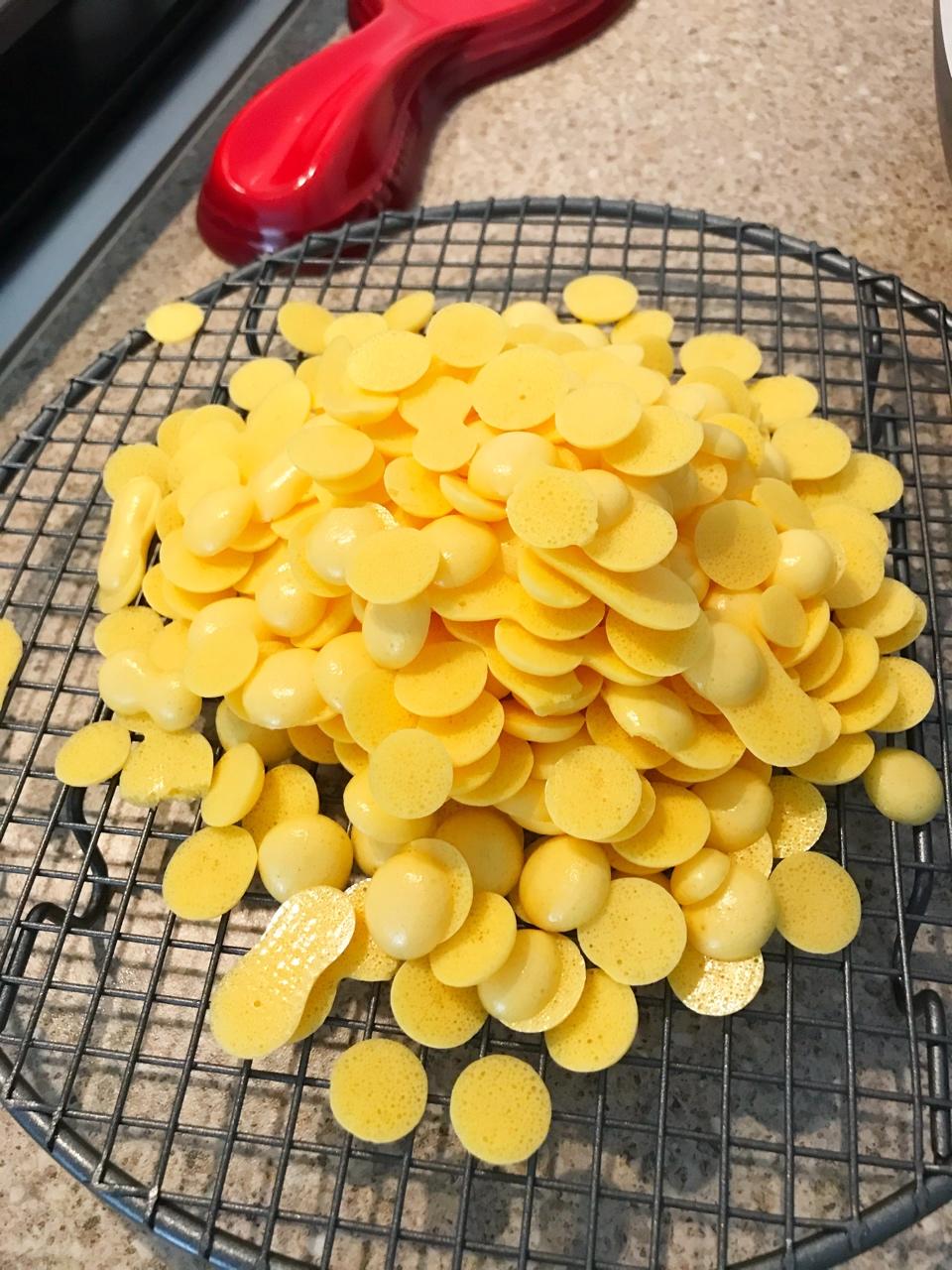 入口即化的无添加蛋黄溶豆