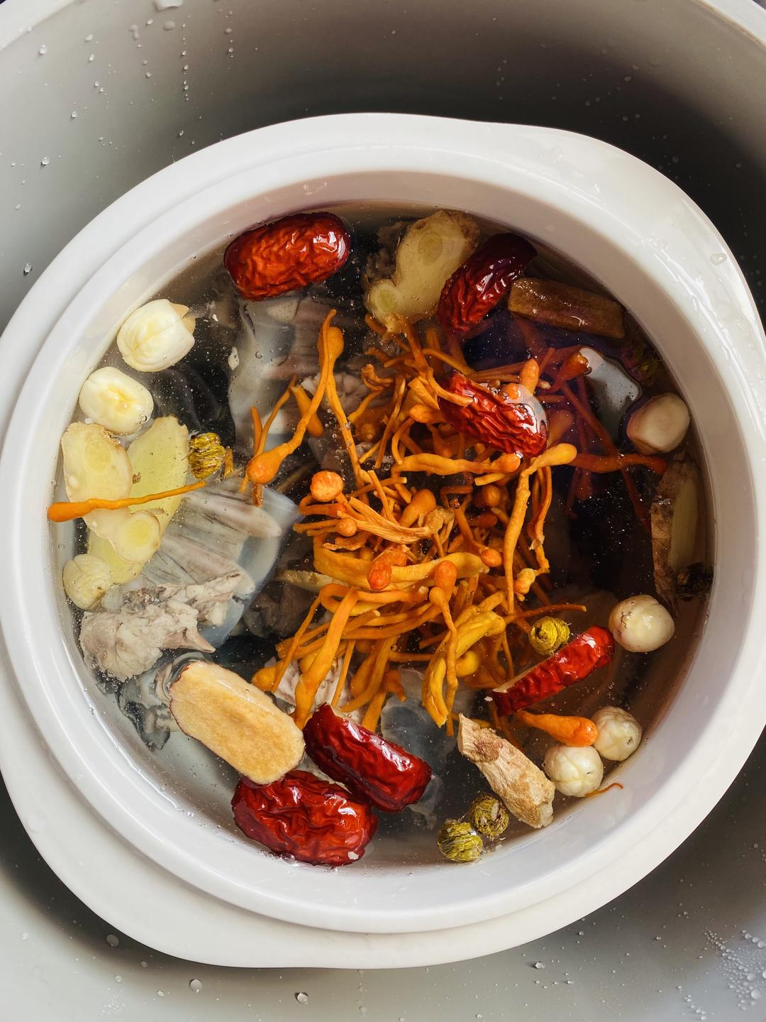 甲鱼莲子石斛汤