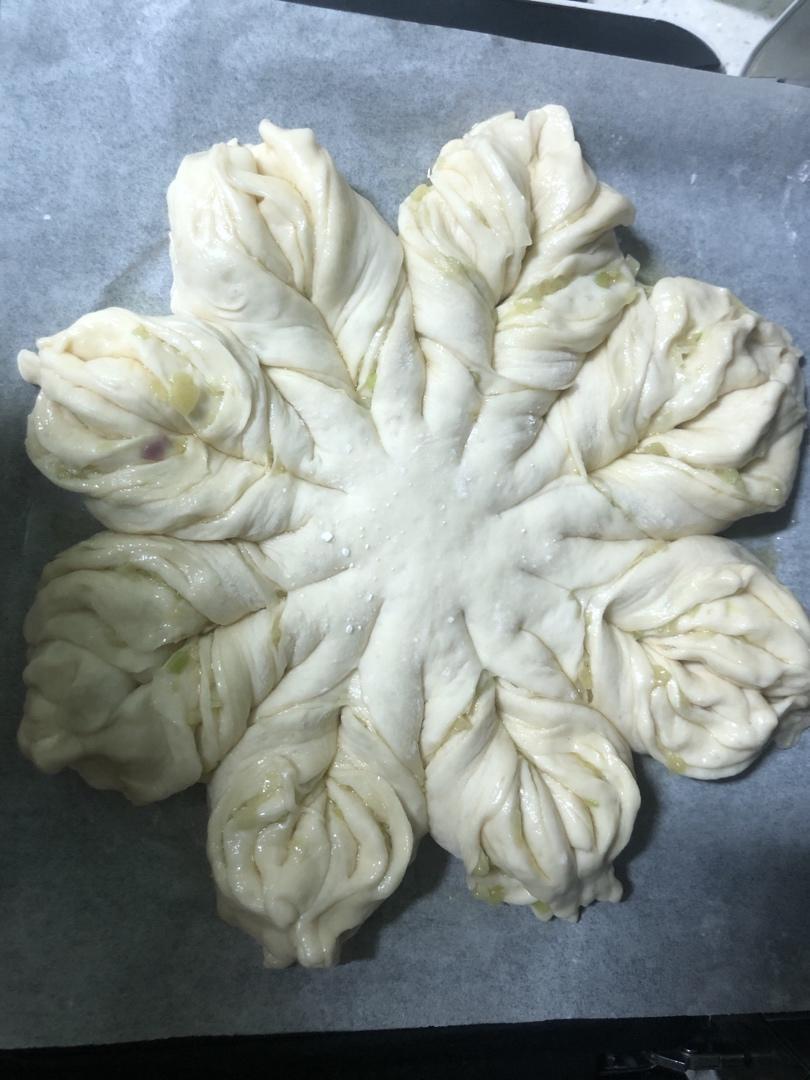 【小高姐】蒜香浓郁 造型优美 不用揉出手膜的面包