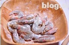【曼食慢语】椒盐大虾的做法 步骤3
