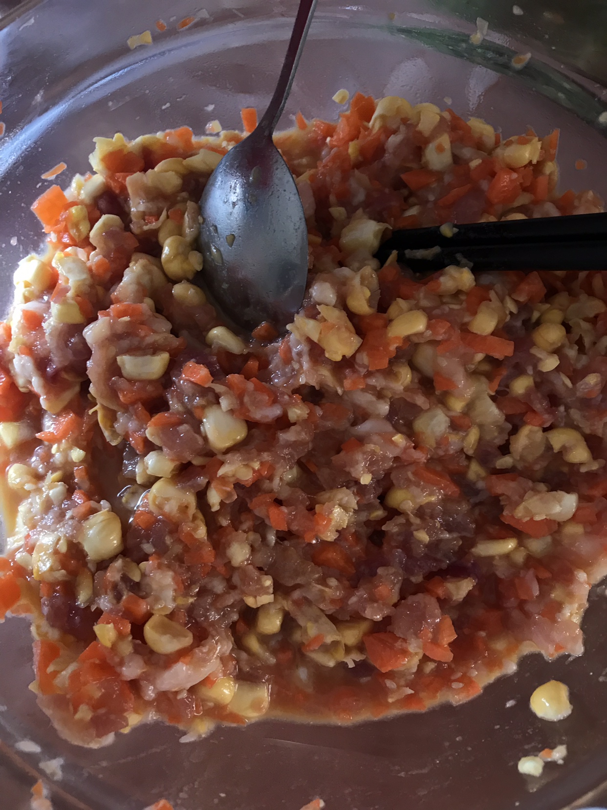 玉米胡萝卜猪肉饺子、韭菜猪肉饺子的做法 步骤4