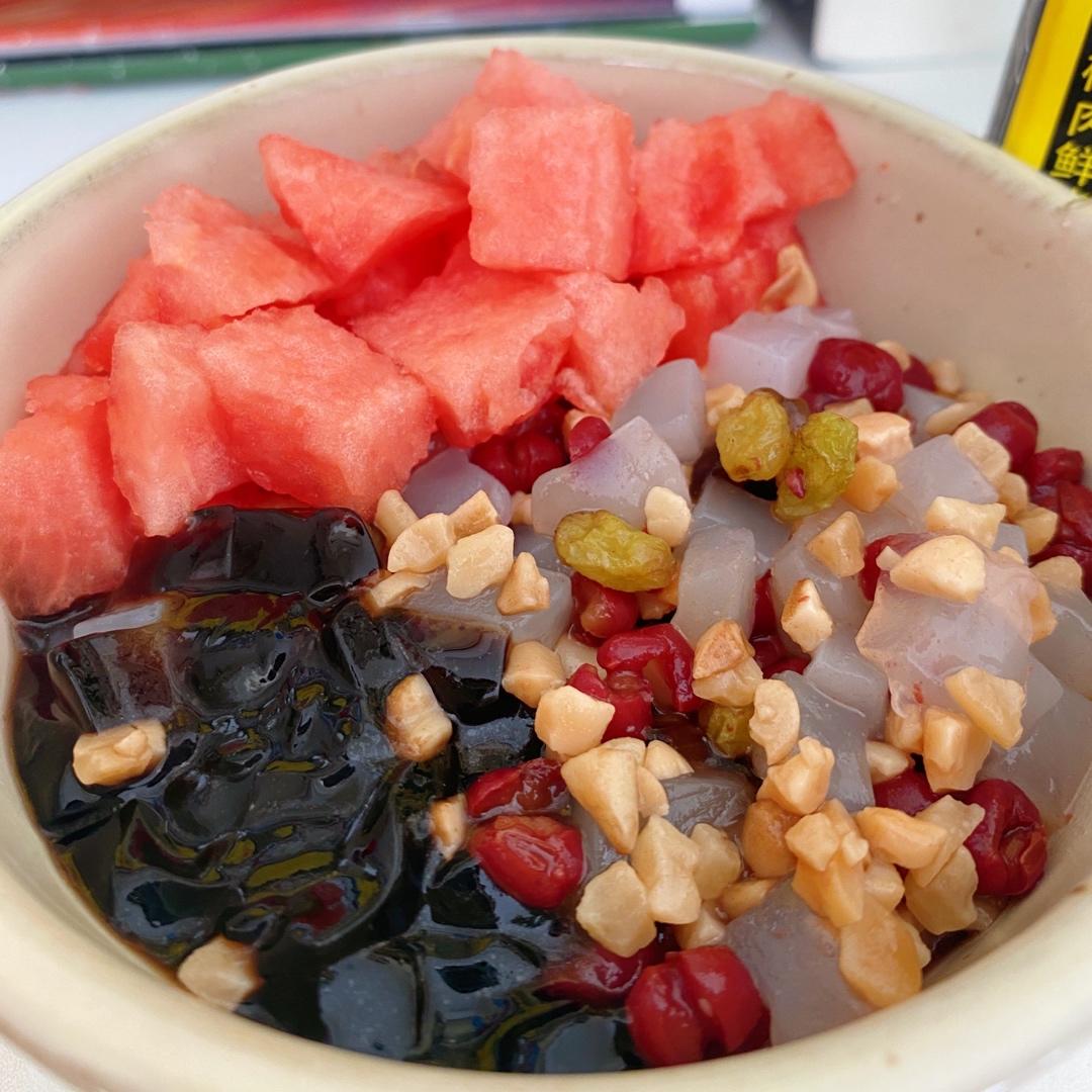 小南女士做的正宗海南椰奶清补凉