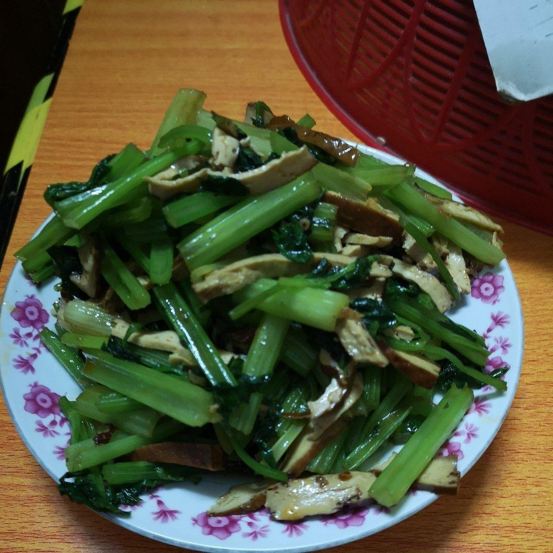 芹菜炒豆干