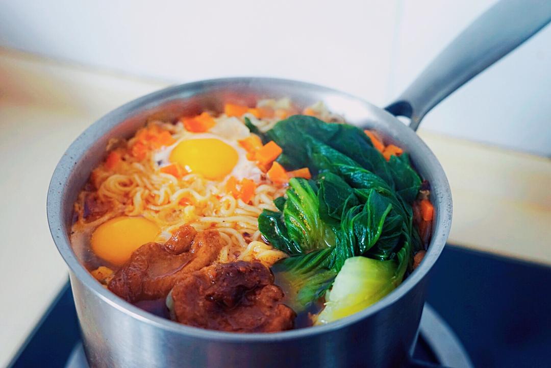 满足食欲的深夜秘密 森系浓香泡面