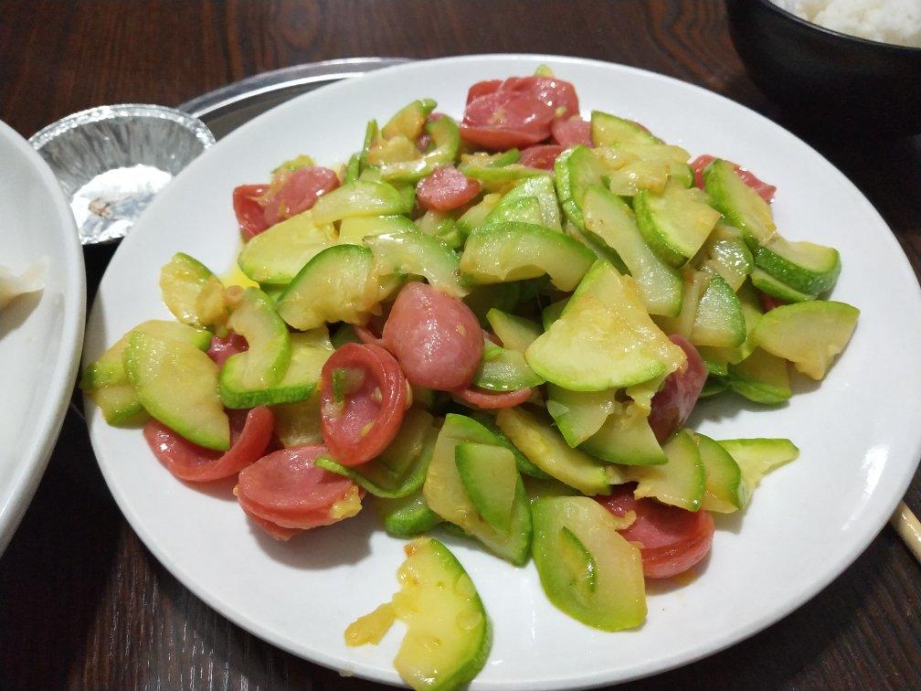 西葫芦炒火腿肠