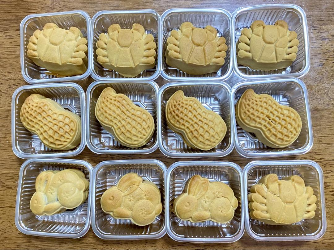 广式月饼—蛋黄莲蓉月饼