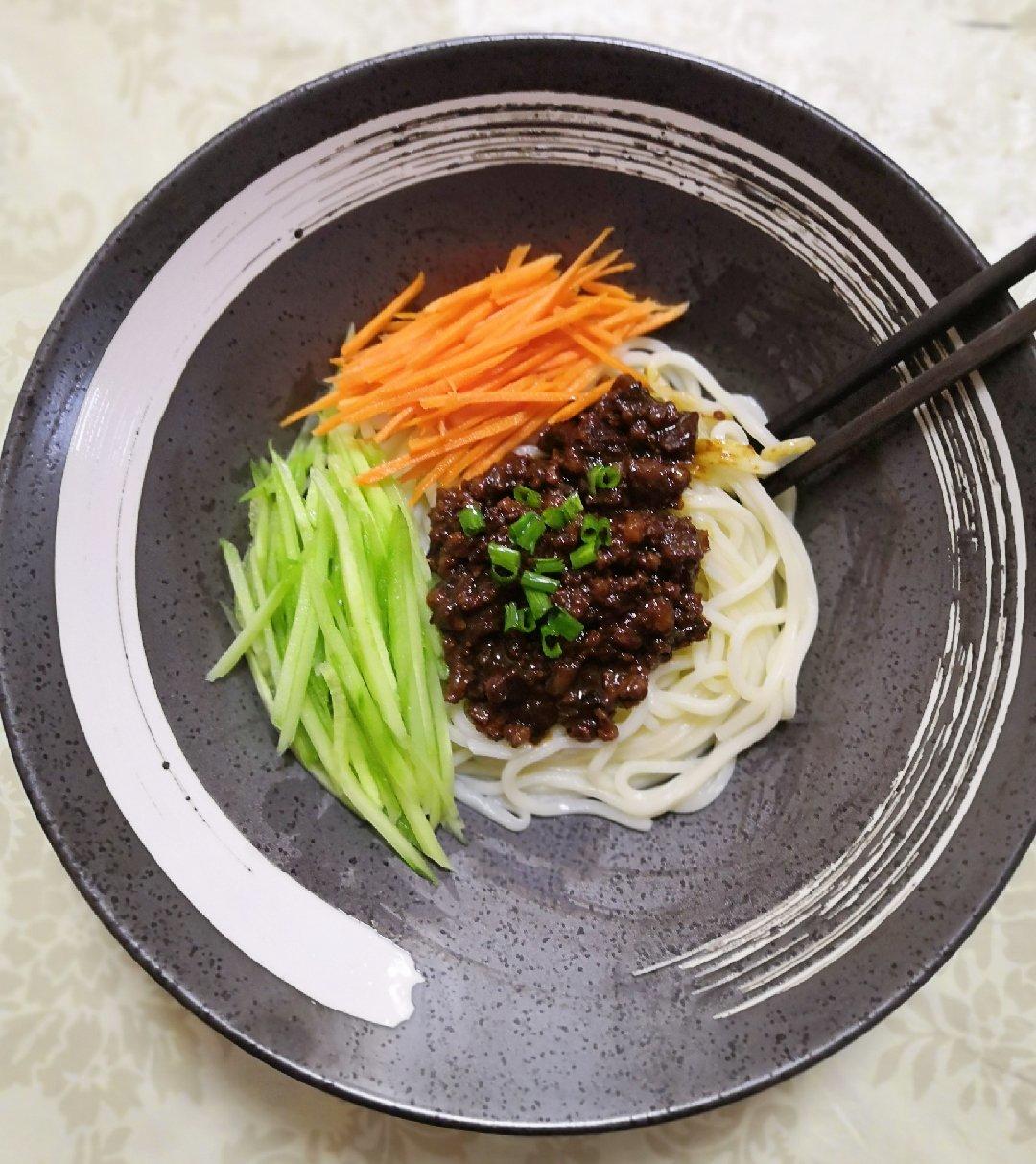 正宗老北京炸酱面