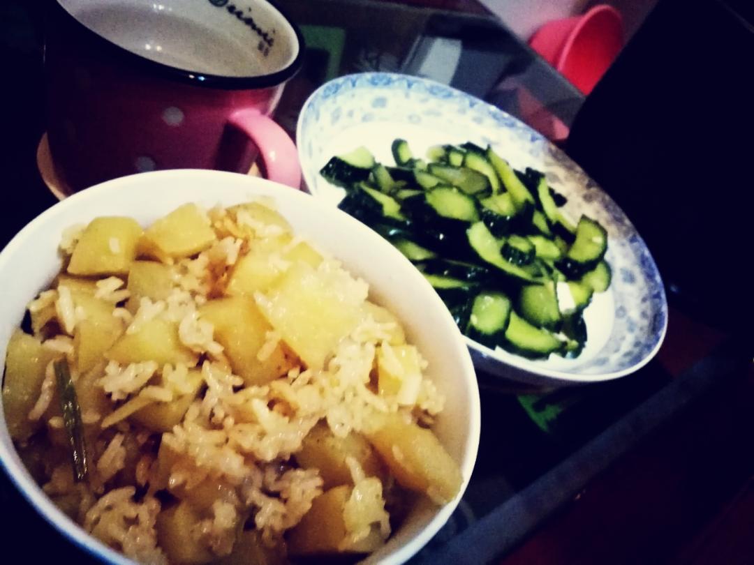 秘制土豆焖饭