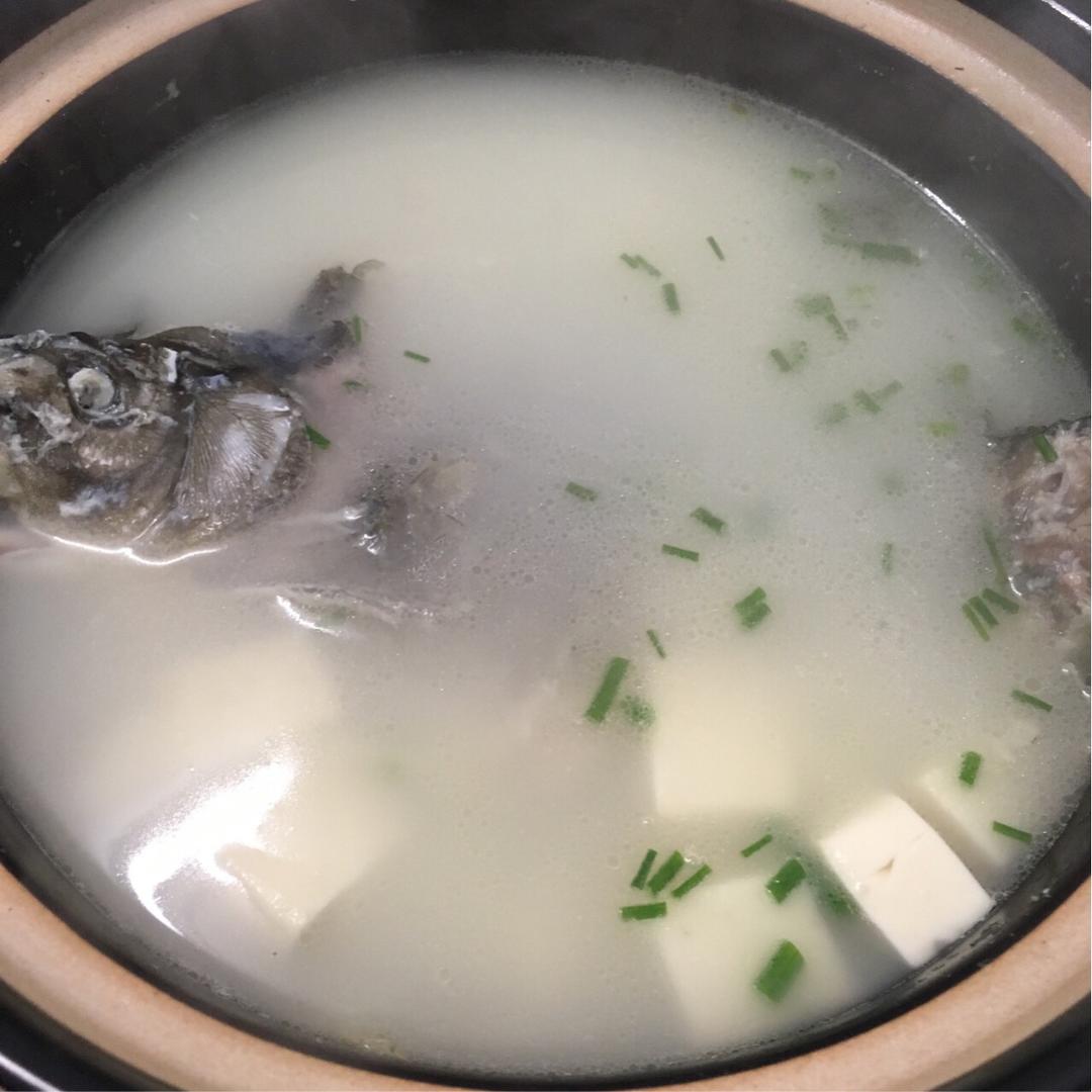 鲫鱼豆腐汤