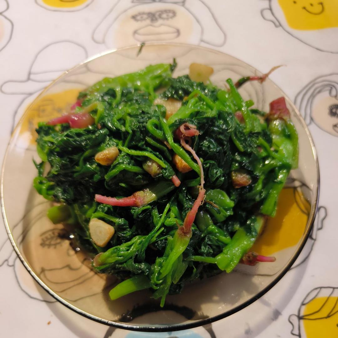 不涩口又嫩的清炒菠菜