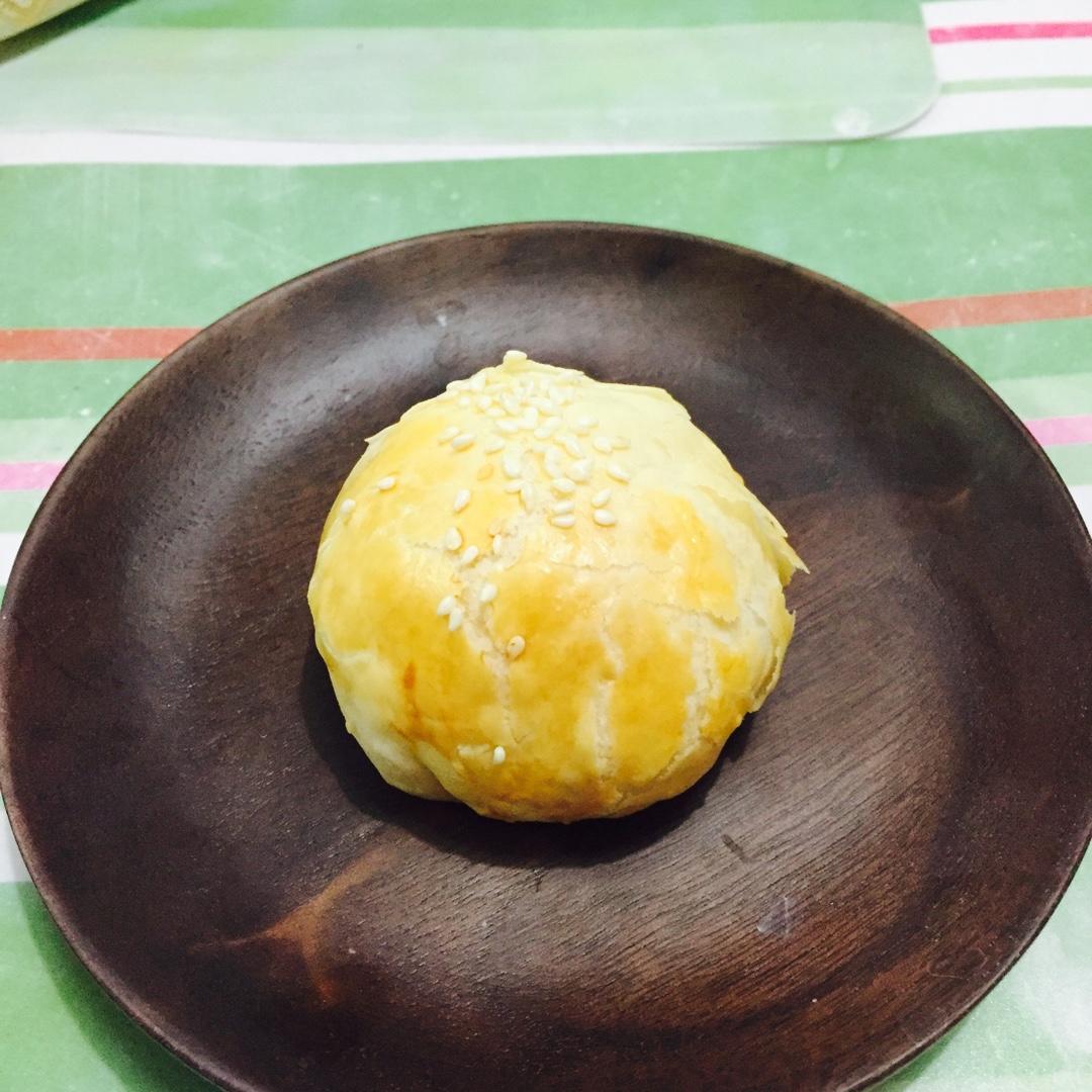 蛋黄酥 Danhuangsu